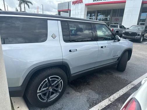 2026 Rivian R1S Dual Motor Standard Pack