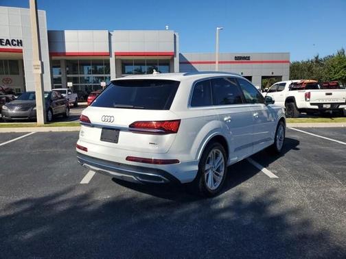 2024 Audi Q7 55 Premium Plus