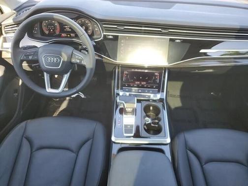 2024 Audi Q7 55 Premium Plus