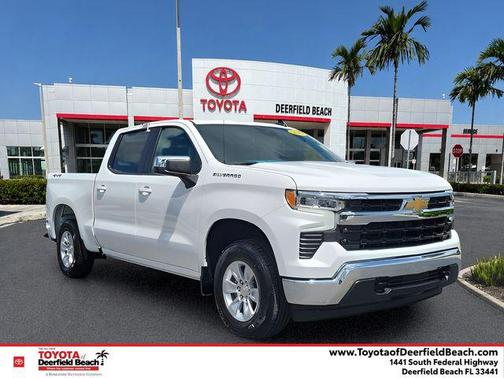 Crystal White Tricoat 2025 Chevrolet Silverado 1500 LT