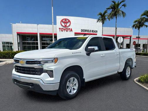 Crystal White Tricoat 2025 Chevrolet Silverado 1500 LT