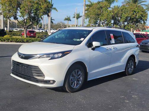 2026 Toyota Sienna XLE