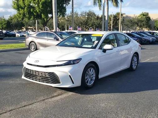 2025 Toyota Camry LE