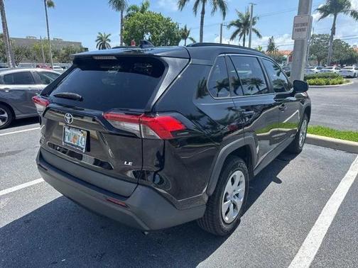 2020 Toyota RAV4 LE