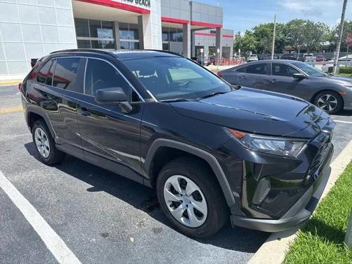 2020 Toyota RAV4 LE