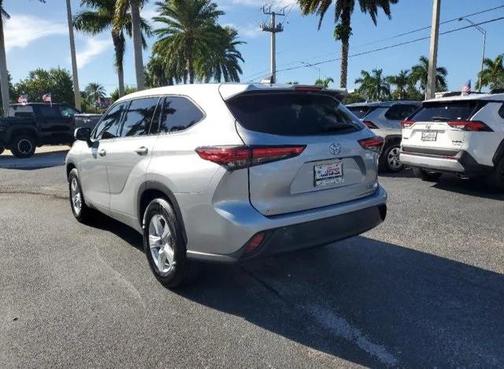 2022 Toyota Highlander LE