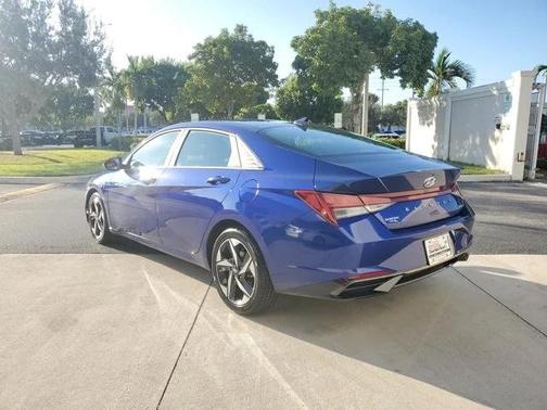 2023 Hyundai ELANTRA Limited