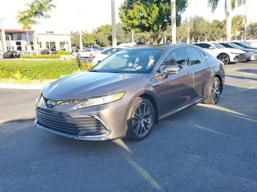 2021 Toyota Camry Hybrid XLE
