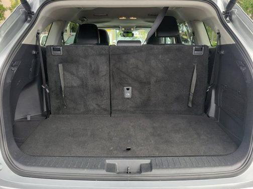 Celestial Silver Metallic 2025 Toyota Highlander XLE