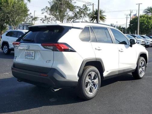 2025 Toyota RAV4 Hybrid XLE
