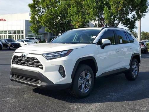 2025 Toyota RAV4 Hybrid XLE