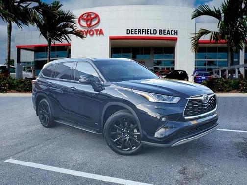 2023 Toyota Highlander Hybrid Platinum