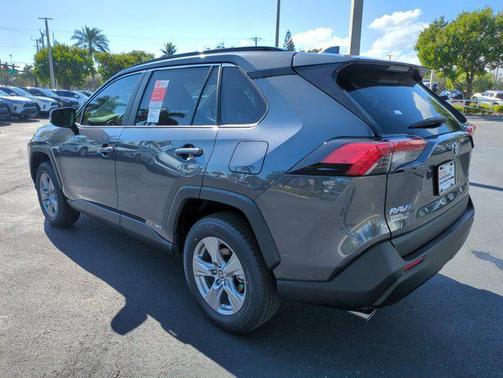 2025 Toyota RAV4 Hybrid XLE