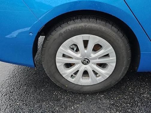 2022 Toyota Prius LE
