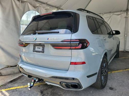 Gray Metallic 2025 BMW X7 M60i