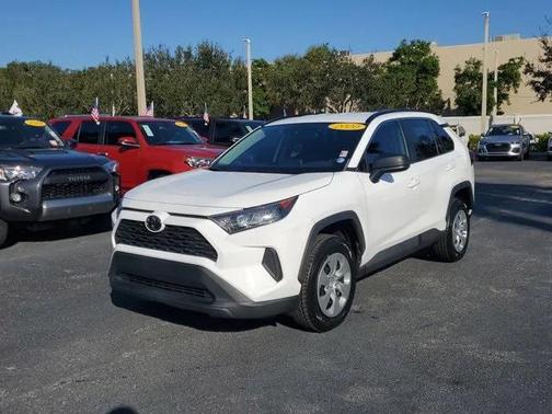 2020 Toyota RAV4 LE