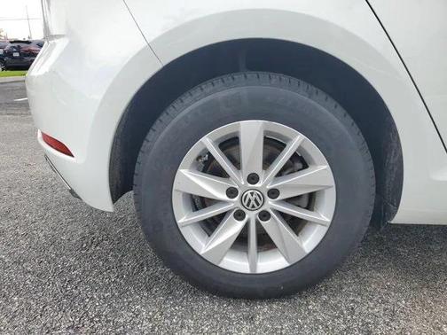 2018 Volkswagen Golf TSI S
