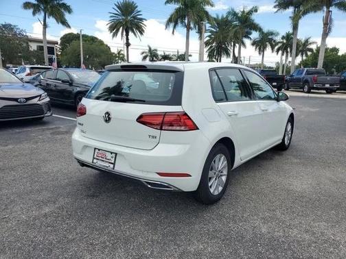 2018 Volkswagen Golf TSI S
