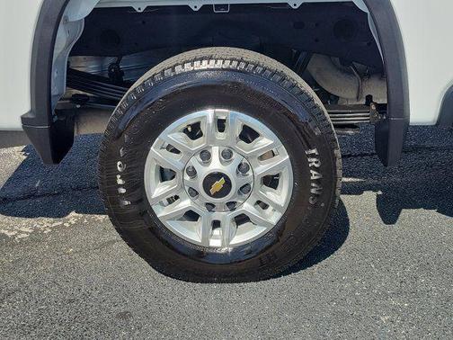 Summit White 2025 Chevrolet Silverado 2500 LT