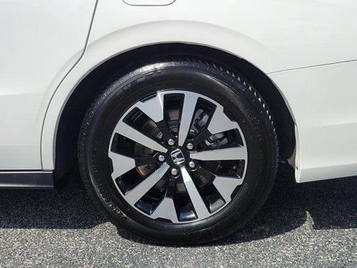 Platinum White Pearl 2025 Honda Odyssey EX-L