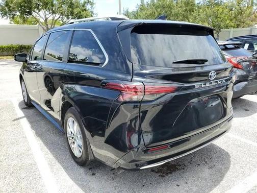 2023 Toyota Sienna Limited 7-Passenger