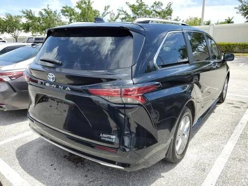 2023 Toyota Sienna Limited 7-Passenger