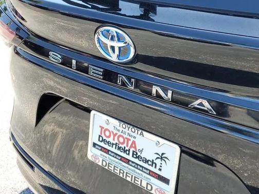 2023 Toyota Sienna Limited 7-Passenger