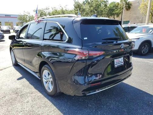 2023 Toyota Sienna Limited 7-Passenger