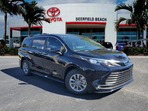 2025 Toyota Sienna XLE