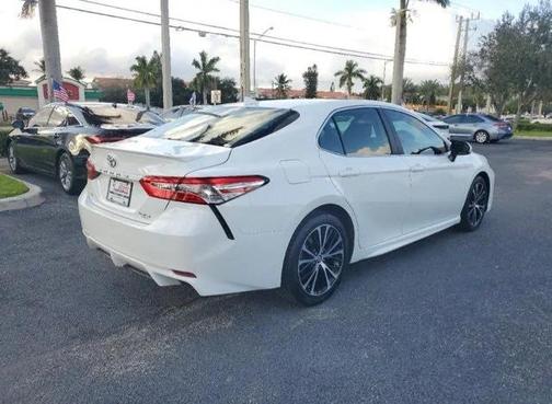 2020 Toyota Camry SE