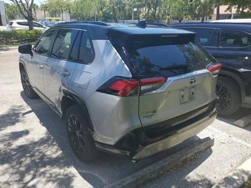 2022 Toyota RAV4 Hybrid SE