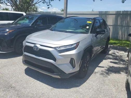 2022 Toyota RAV4 Hybrid SE