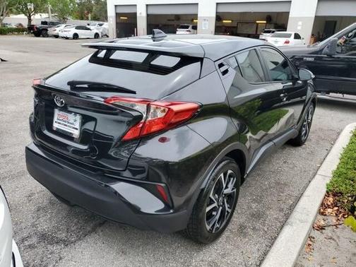 2021 Toyota C-HR XLE