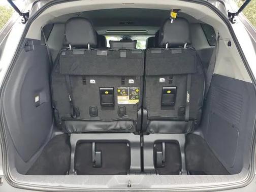 2023 Toyota Sienna LE