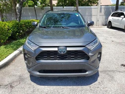 2020 Toyota RAV4 Hybrid XLE