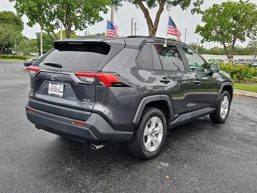 2020 Toyota RAV4 Hybrid XLE