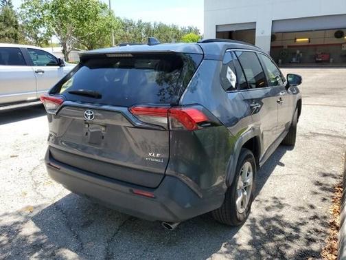 2020 Toyota RAV4 Hybrid XLE