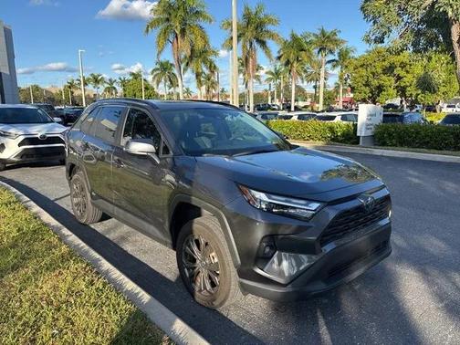 2023 Toyota RAV4 Hybrid XLE Premium