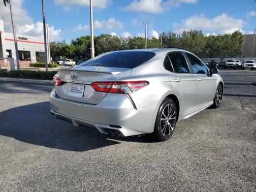 2018 Toyota Camry SE