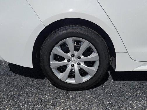 Ice Cap 2025 Toyota Corolla LE