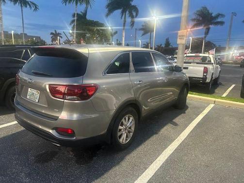 Titanium Silver 2019 Kia Sorento L
