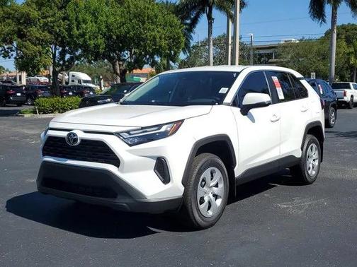 2025 Toyota RAV4 LE