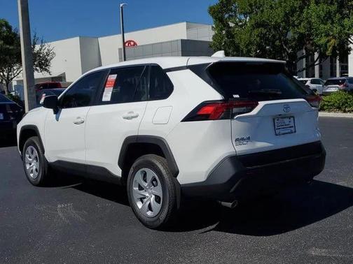 2025 Toyota RAV4 LE
