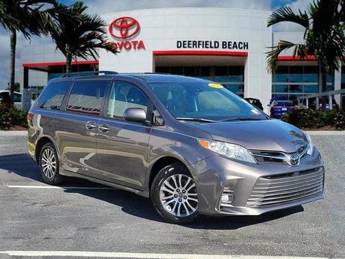 2020 Toyota Sienna XLE
