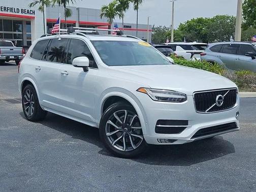 2016 Volvo XC90 T6 Momentum