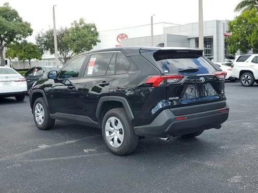 2025 Toyota RAV4 LE