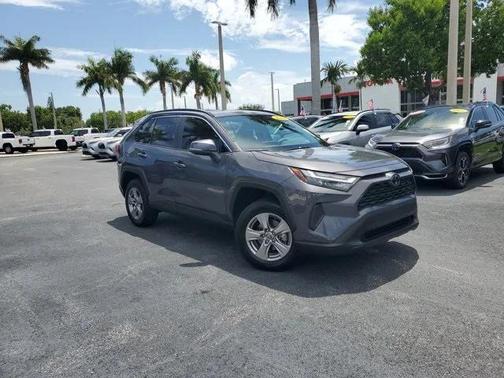 2022 Toyota RAV4 XLE