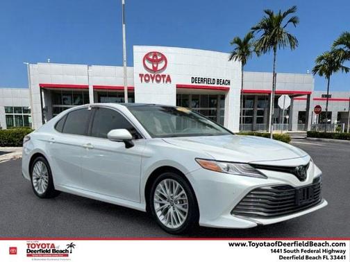 Pearl 2018 Toyota Camry XLE