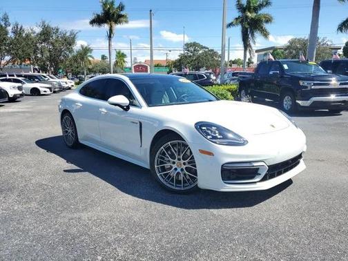 2023 Porsche Panamera 4S