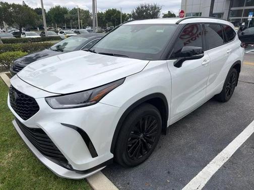 2026 Toyota Highlander XSE